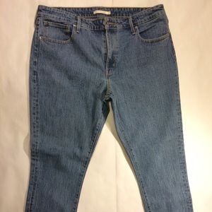 Levi Medium Wash Skinny Jeans Size 34